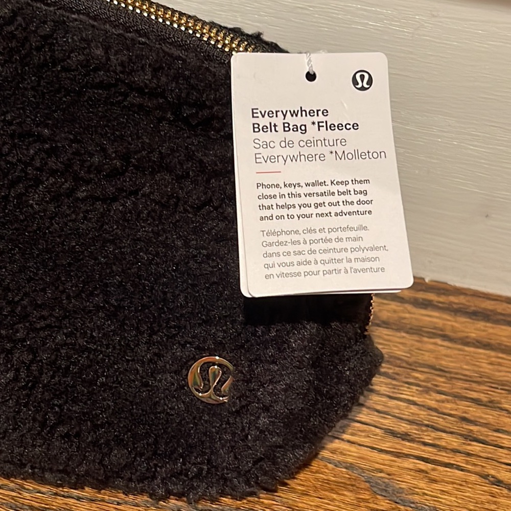 *Last Call* Lululemon Everywhere Fleece Belt Bag - Picture 3 of 4
